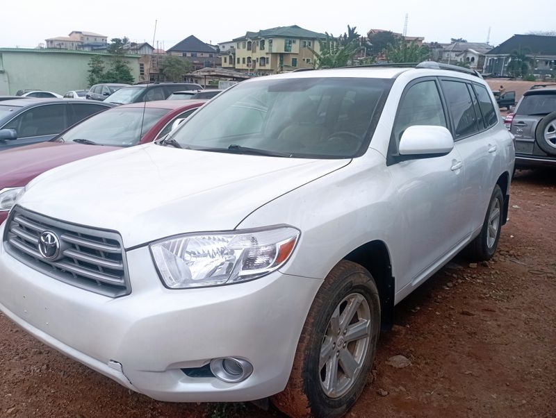 Thumbnail 3 of 2009 Toyota Highlander SE